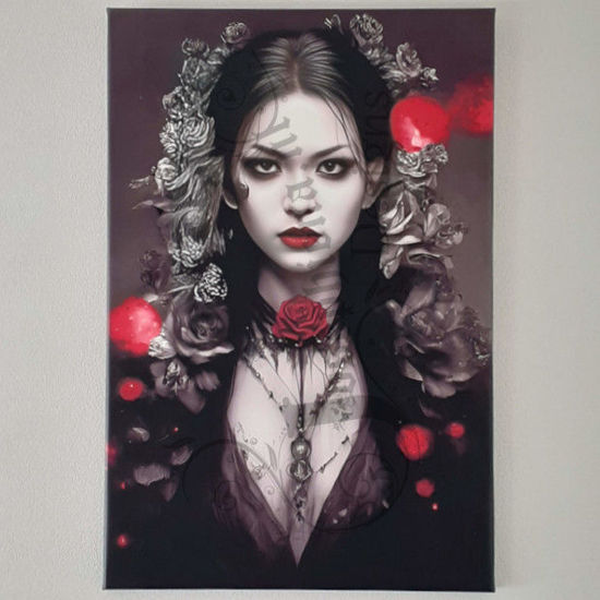 Gothic-ontwerp van een heks omgeven door rode rozen op 40x60 cm canvas